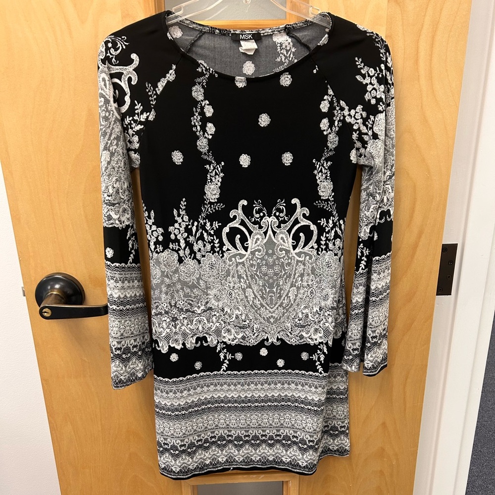 🌼3/$15🌼 MSK black white geometric print dress Size 6